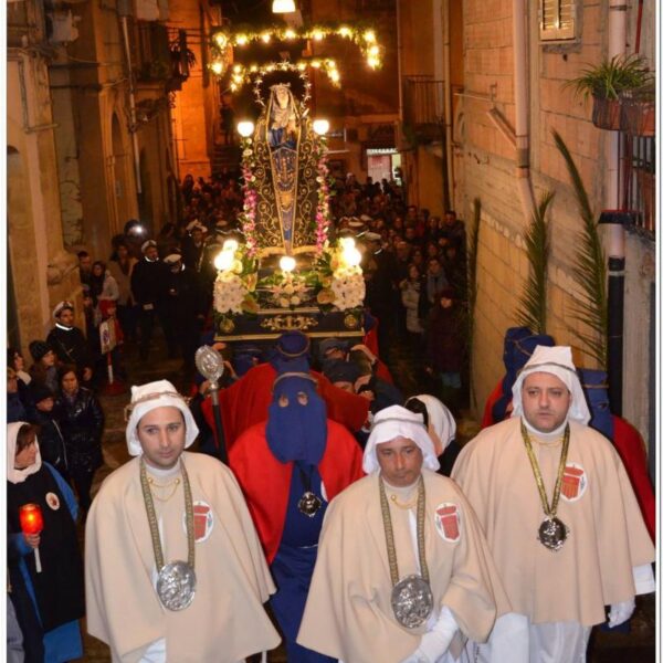 ECCE-HOMO-01